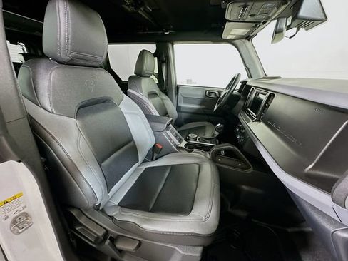 Used 2023 Ford Bronco Big Bend w/ Sasquatch Package AWD/4WD image 33