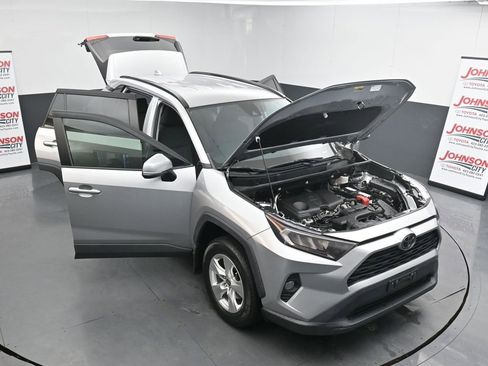 Used 2021 Toyota RAV4 XLE image 41