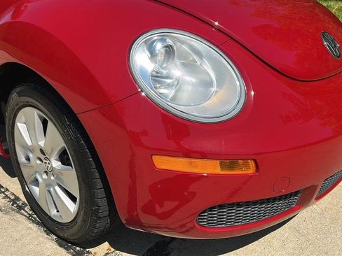 Used 2008 Volkswagen Beetle S FWD image 2