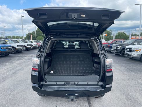 Used 2019 Toyota 4Runner SR5 Premium AWD/4WD image 17