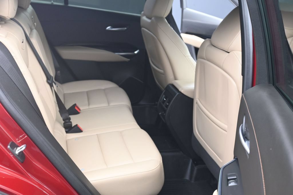Used 2024 Cadillac XT4 Luxury w/ Cold Weather Package AWD/4WD image 12