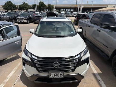 Used 2024 Nissan Rogue SL w/ SL Premium Package FWD image 2