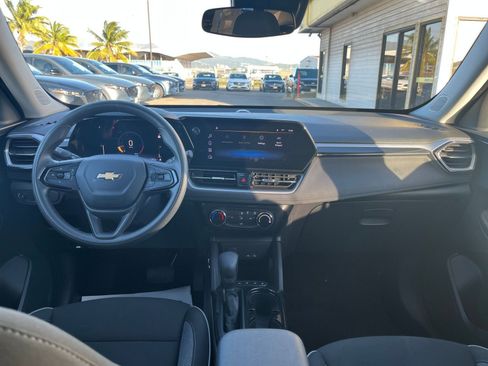 Used 2025 Chevrolet TrailBlazer LT image 32