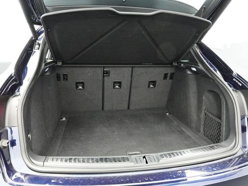 Certified 2021 Porsche Macan AWD/4WD image 11