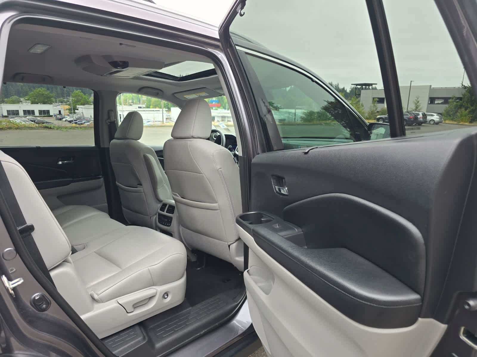Used 2019 Honda Pilot Touring image 28