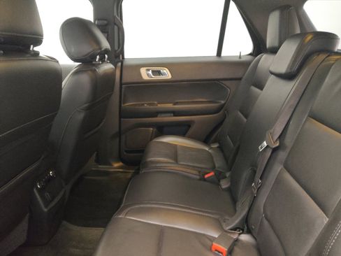 Used 2014 Ford Explorer XLT w/ Equipment Group 202A image 18