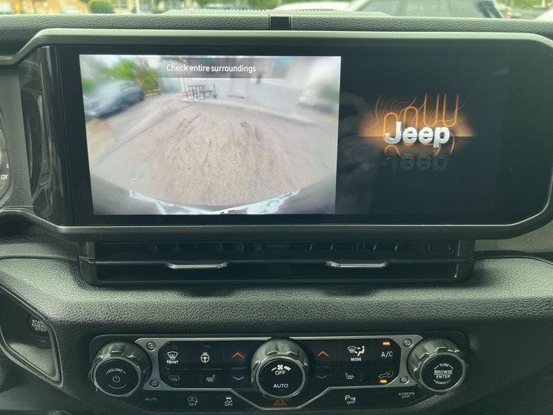 Used 2025 Jeep Wrangler Unlimited Sport AWD/4WD image 23
