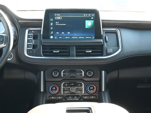 Used 2023 Chevrolet Tahoe Z71 image 32