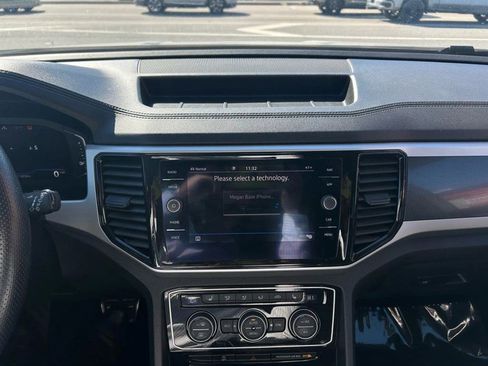 Used 2022 Volkswagen Atlas SEL R-Line image 13