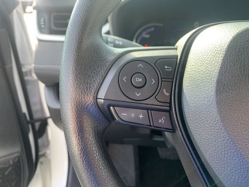 Used 2025 Toyota RAV4 XLE AWD/4WD image 27