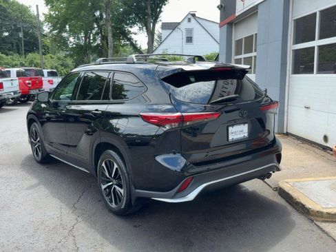 Used 2021 Toyota Highlander XSE AWD/4WD image 6