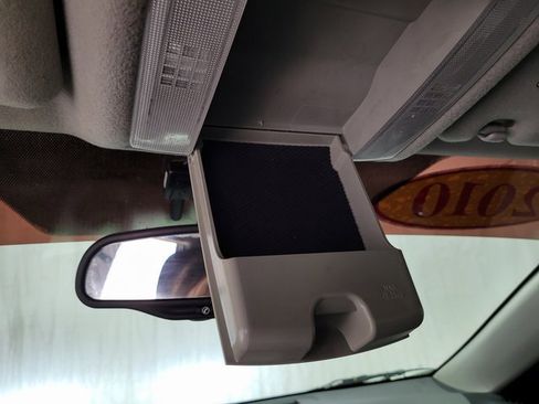 Used 2010 Pontiac Vibe Base image 34