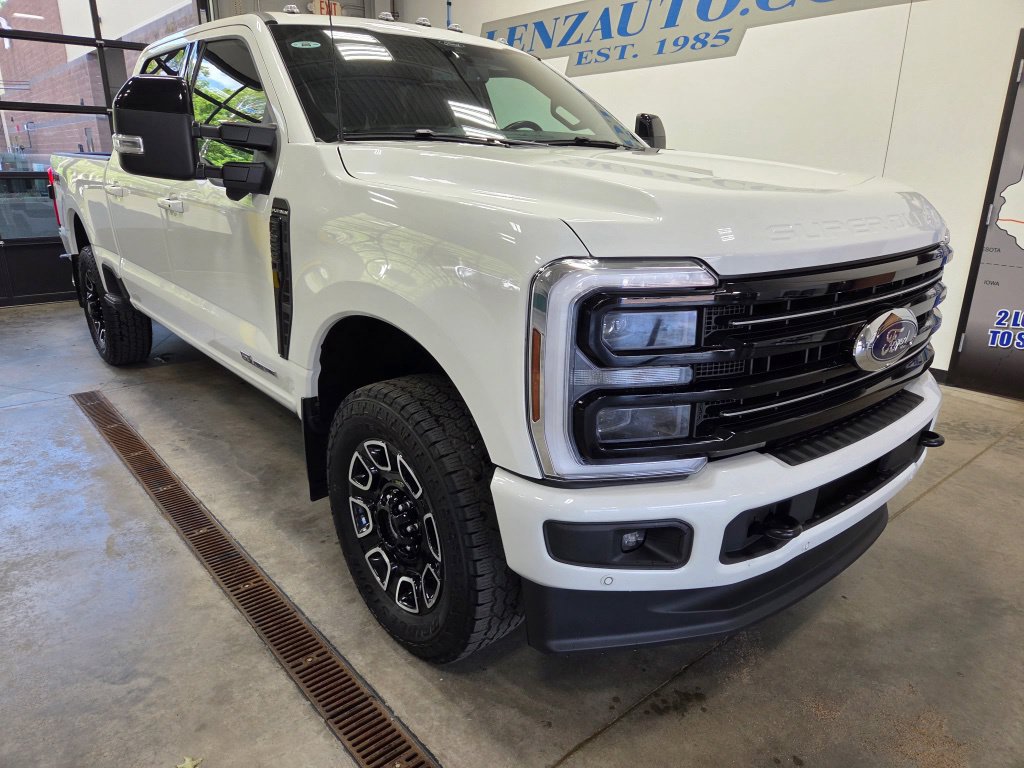 Used 2025 Ford F250 Platinum AWD/4WD image 2