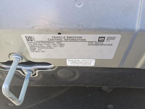Used 2024 Chevrolet Blazer EV LT AWD/4WD image 11