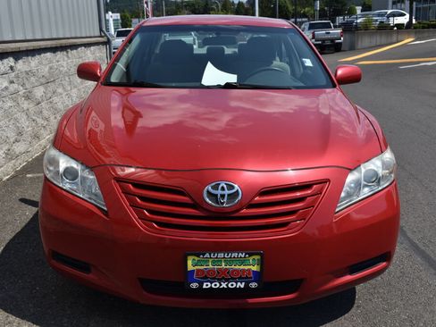 Used 2009 Toyota Camry LE FWD image 2