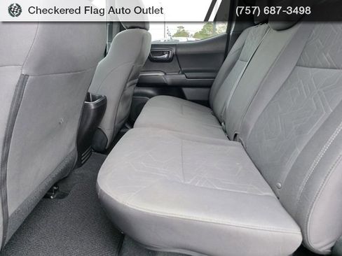 Used 2016 Toyota Tacoma TRD Sport image 36