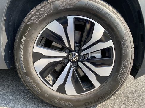 Used 2025 Volkswagen Atlas SE FWD image 13