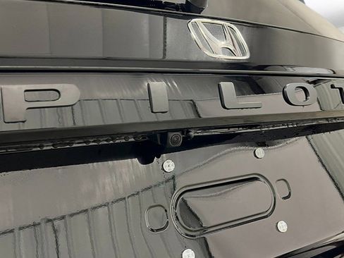 New 2025 Honda Pilot EX-L image 9