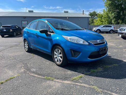 Used 2012 Ford Fiesta SE FWD image 3