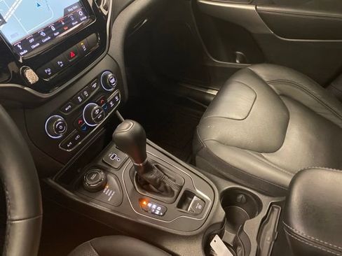 Used 2021 Jeep Cherokee High Altitude AWD/4WD image 13