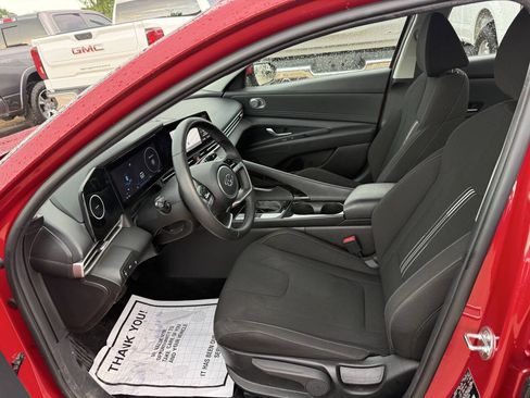 Used 2023 Hyundai Elantra SEL w/ Convenience Package FWD image 7