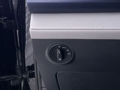 Used 2024 Volkswagen Taos SE image 24