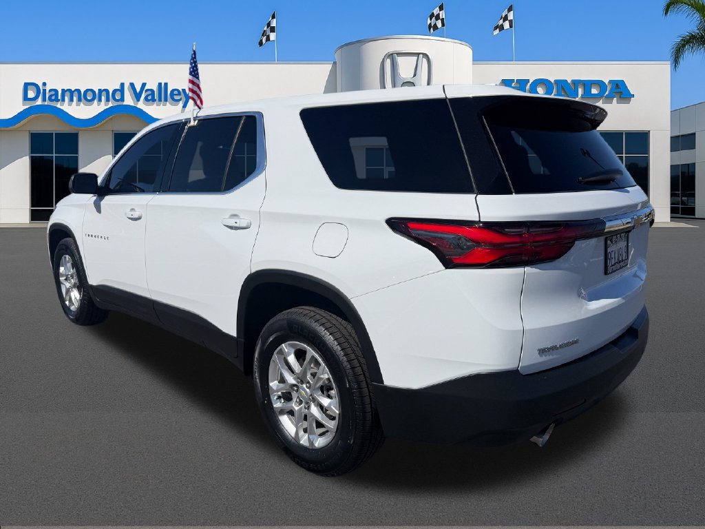 Used 2023 Chevrolet Traverse LS FWD image 4