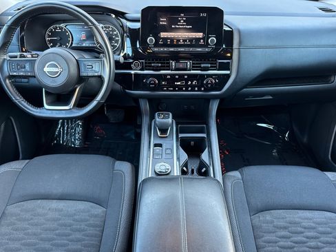 Used 2024 Nissan Pathfinder SV image 15