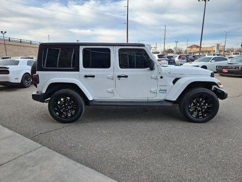 Used 2022 Jeep Wrangler Unlimited Sahara w/ Cold Weather Group image 7