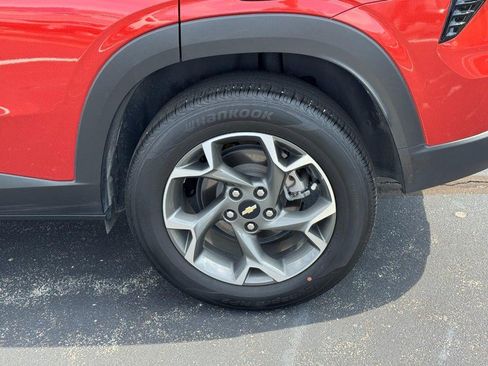 Used 2024 Chevrolet Trax LT w/ Driver Confidence Package FWD image 7