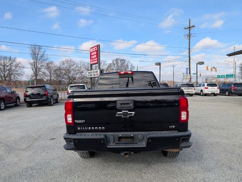 Used 2017 Chevrolet Silverado 1500 LTZ Z71 w/ Midnight Edition image 7