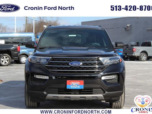 Used 2020 Ford Explorer XLT w/ Equipment Group 202A image 2