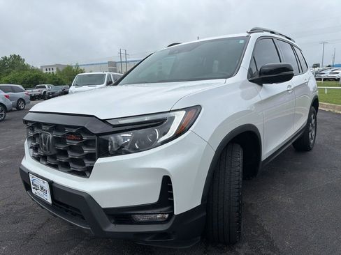 Used 2023 Honda Passport TrailSport image 7