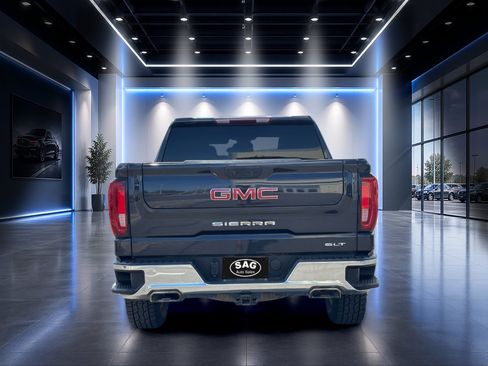 Used 2022 GMC Sierra 1500 SLT w/ X31 Off-Road Package AWD/4WD image 5