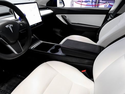 Used 2021 Tesla Model Y Performance image 25