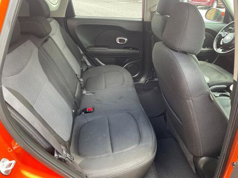 Used 2018 Kia Soul + FWD image 29