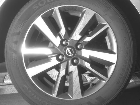 Used 2025 Nissan Versa SV FWD image 15