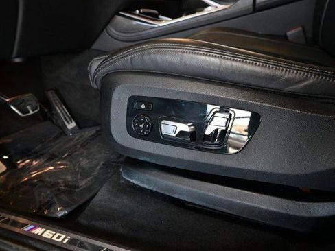 Used 2023 BMW X7 M60i w/ Executive Package image 17