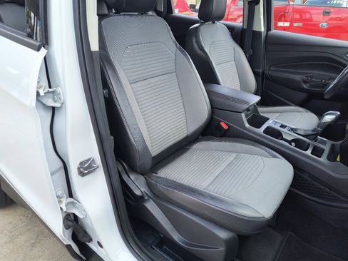 Used 2019 Ford Escape SE image 21