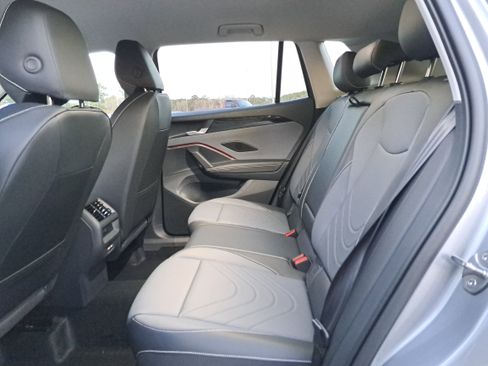 New 2026 Volkswagen Tiguan SE FWD image 14