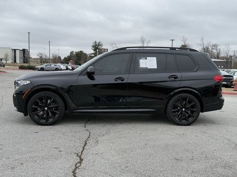 Used 2021 BMW X7 M50i image 4