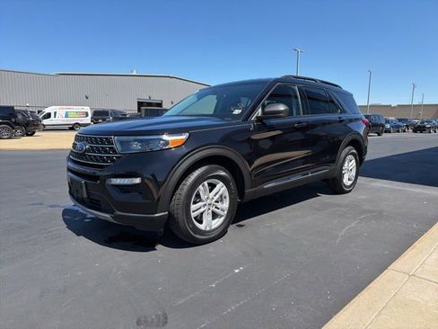 Used 2024 Ford Explorer XLT w/ Equipment Group 202A AWD/4WD image 3