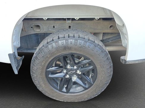 Used 2021 Chevrolet Silverado 1500 Custom Trail Boss AWD/4WD image 5