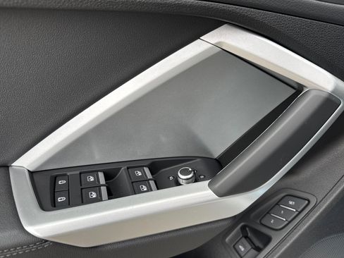 New 2025 Audi Q3 2.0T Premium image 8