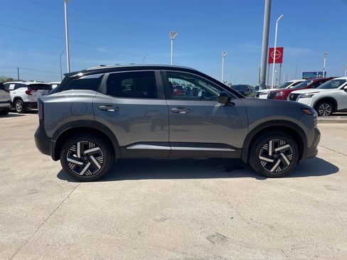 Certified 2025 Nissan Kicks SV w/ SV Premium Package FWD image 6