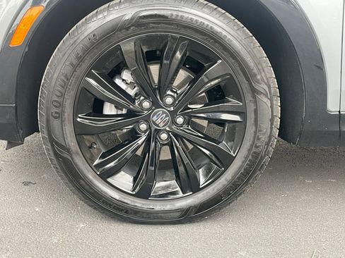 Used 2025 Buick Envista Sport Touring image 23