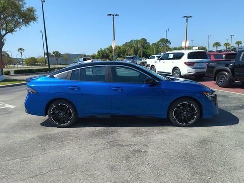 New 2026 Nissan Sentra SR w/ Floor Mat Package image 3