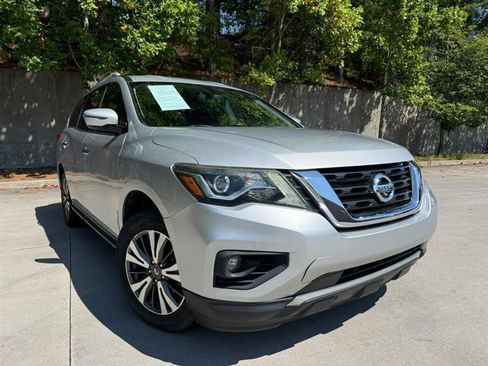 Used 2017 Nissan Pathfinder SV FWD image 1