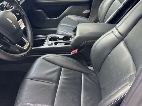 Used 2025 Lincoln Corsair Reserve image 5