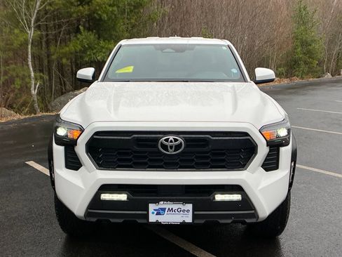 Used 2024 Toyota Tacoma TRD Off-Road image 8